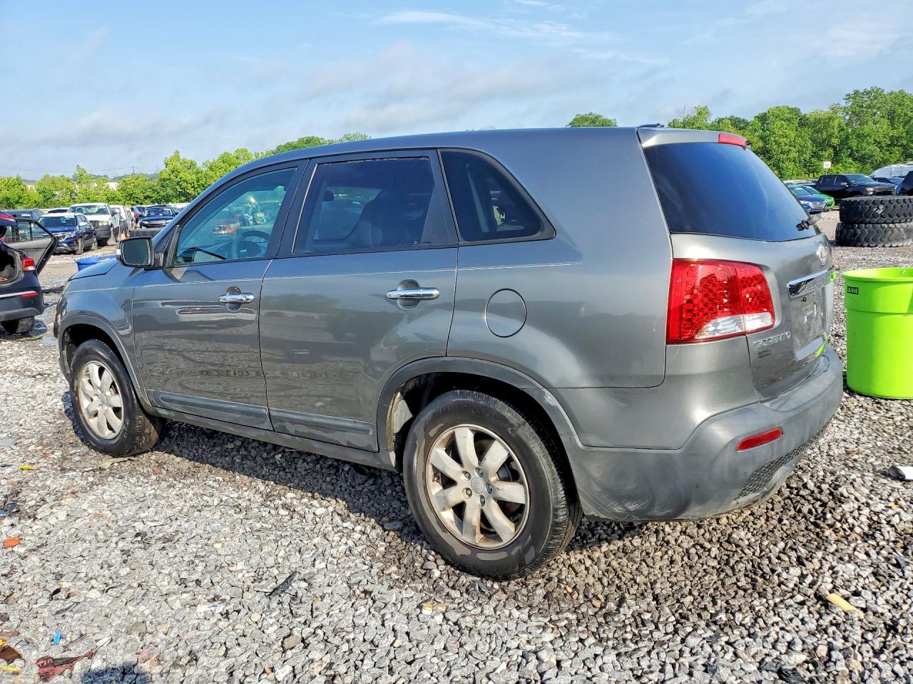 KIA SORENTO 2011 — 3