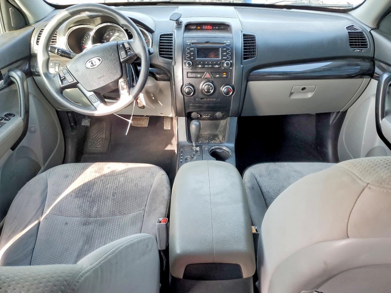 KIA SORENTO 2011 — 9