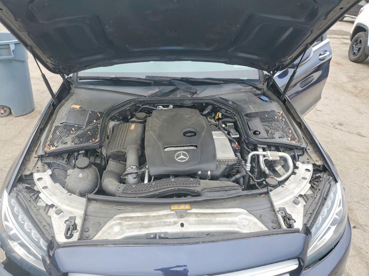 MERCEDES-BENZ C 2016 — 12