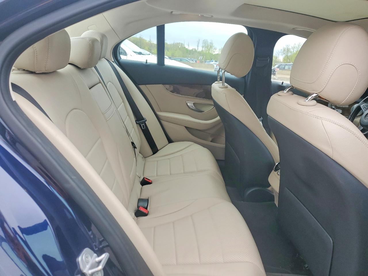 MERCEDES-BENZ C 2016 — 11