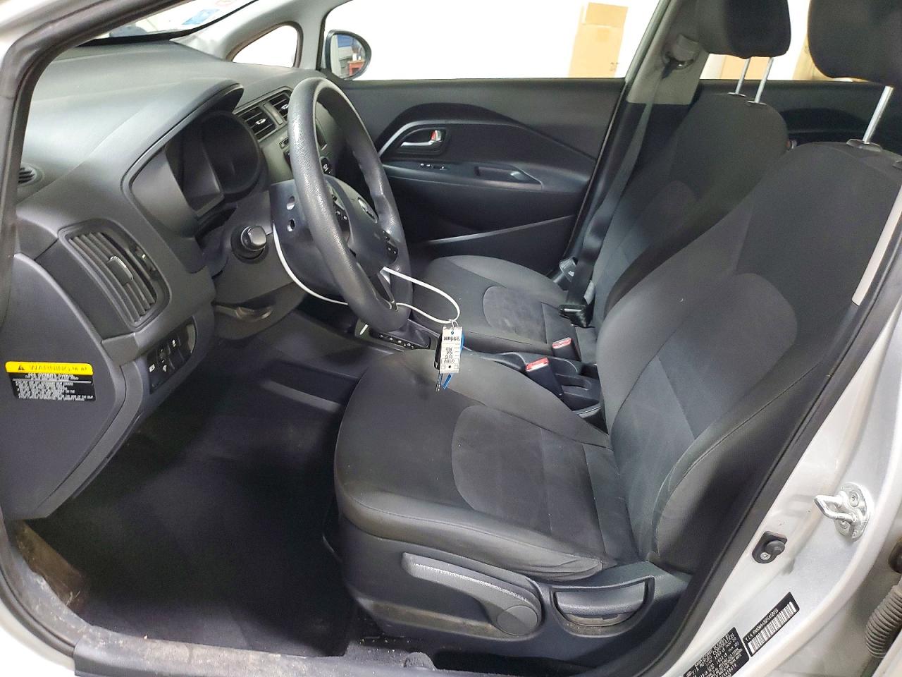 KIA RIO 2015 — 8