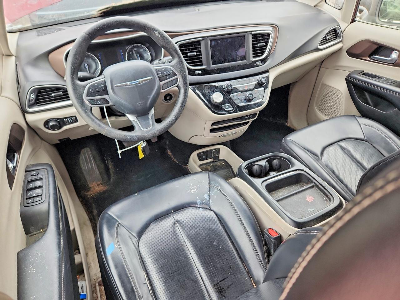 CHRYSLER VOYAGER 2020 — 9