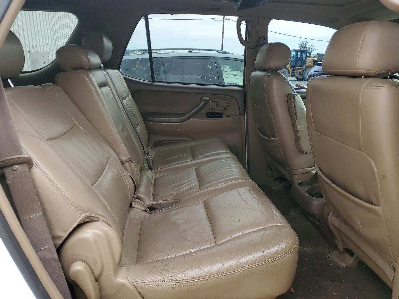 TOYOTA SEQUOIA 2003 — 12