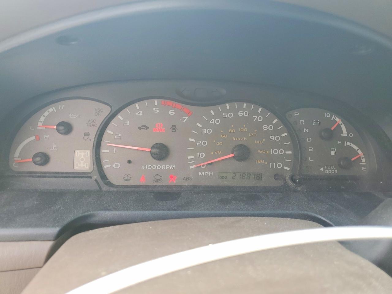 TOYOTA SEQUOIA 2003 — 10
