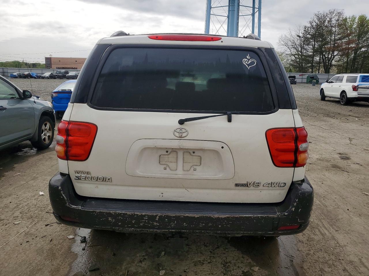TOYOTA SEQUOIA 2003 — 7