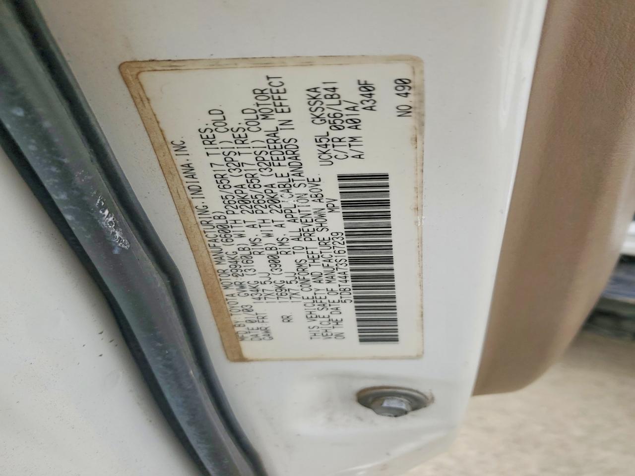 TOYOTA SEQUOIA 2003 — 14