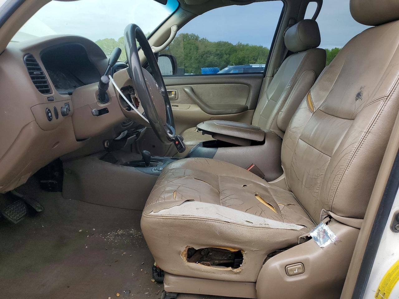 TOYOTA SEQUOIA 2003 — 8