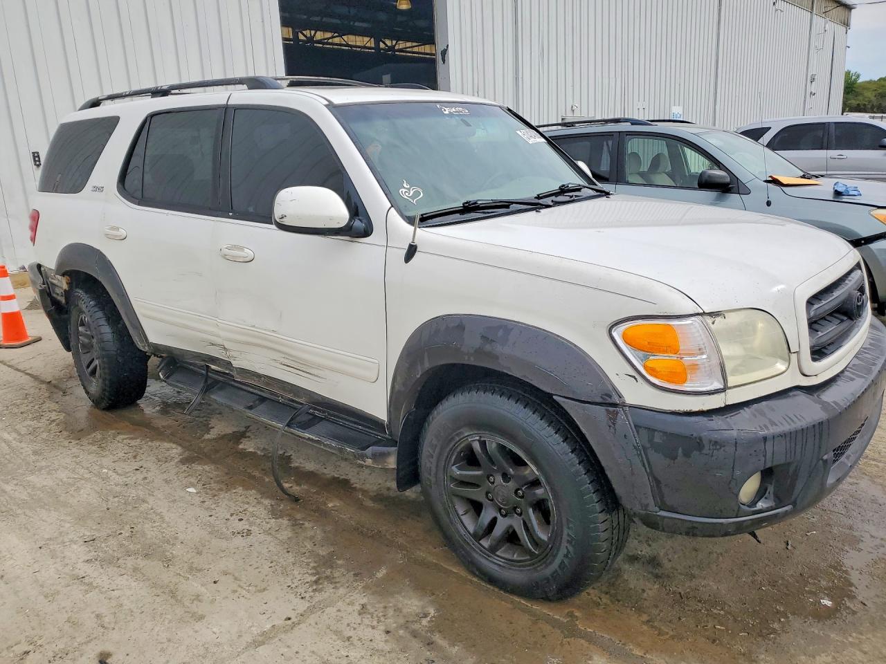 TOYOTA SEQUOIA 2003 — 5