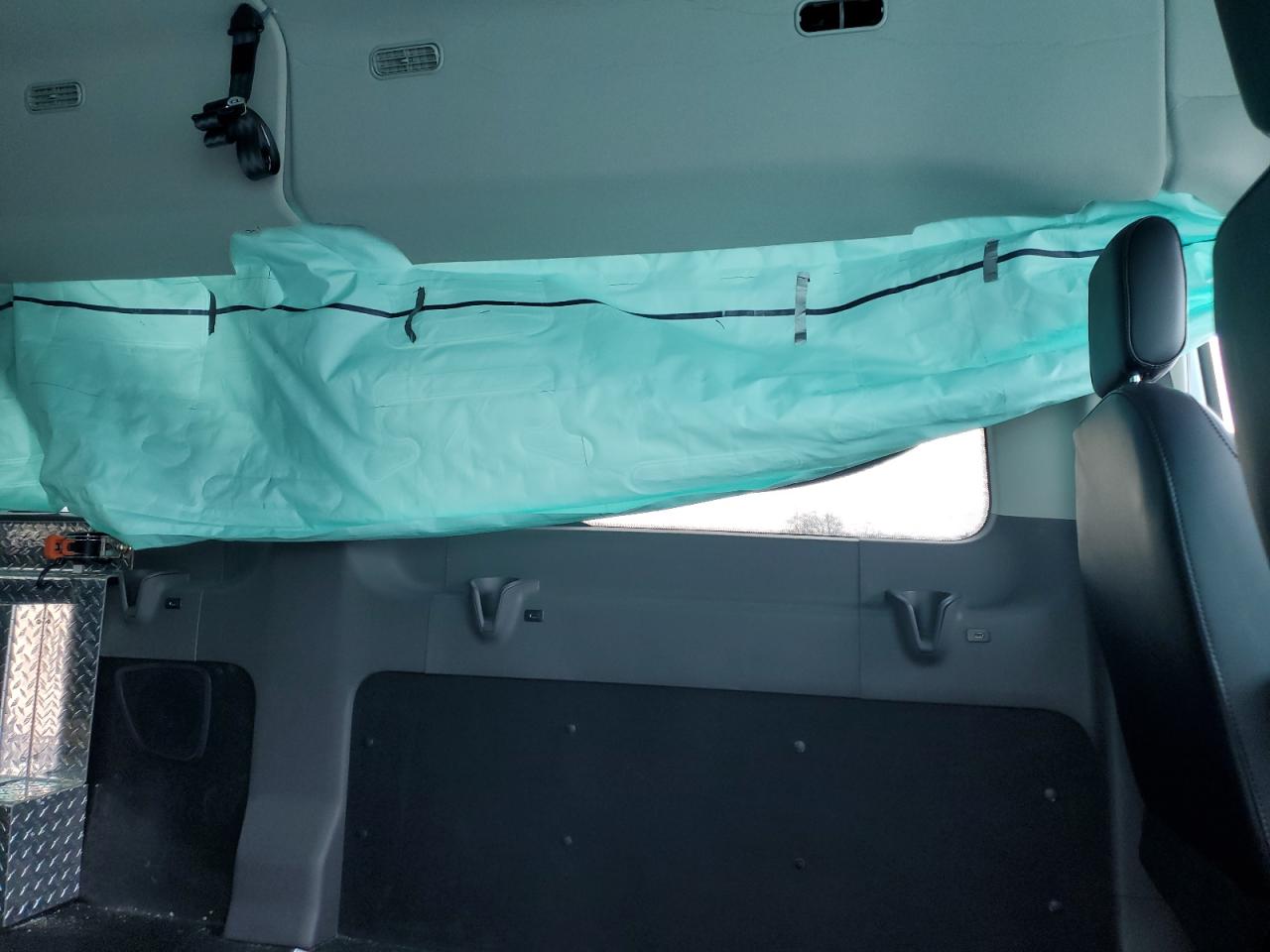 FORD TRANSIT 2024 — 12