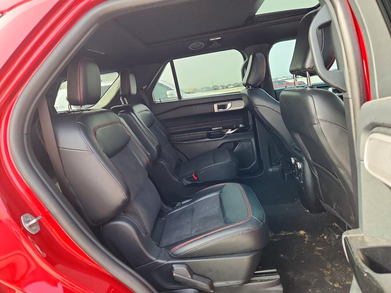 FORD EXPLORER 2024 — 12
