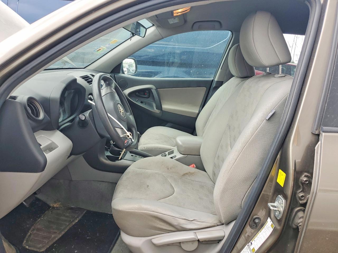 TOYOTA RAV4 2011 — 8