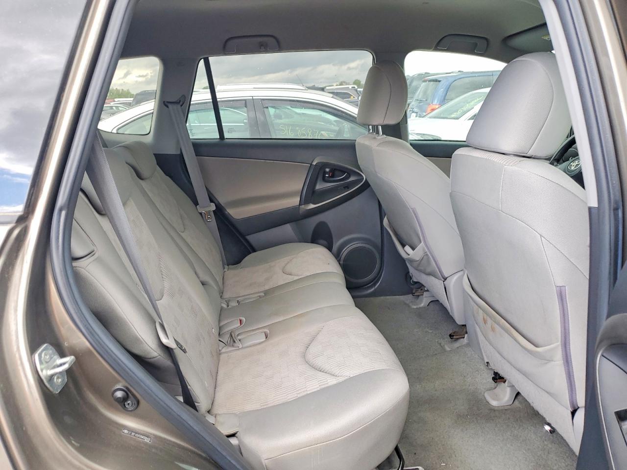 TOYOTA RAV4 2011 — 11