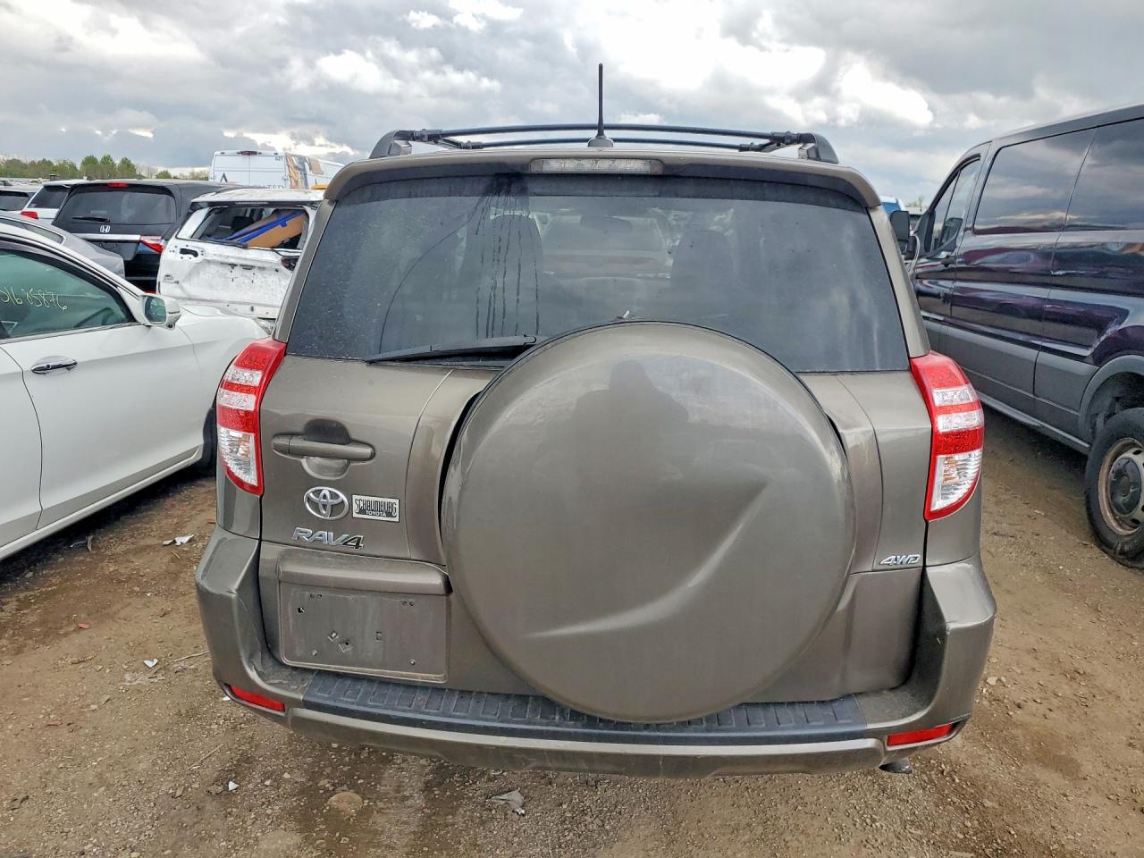 TOYOTA RAV4 2011 — 7
