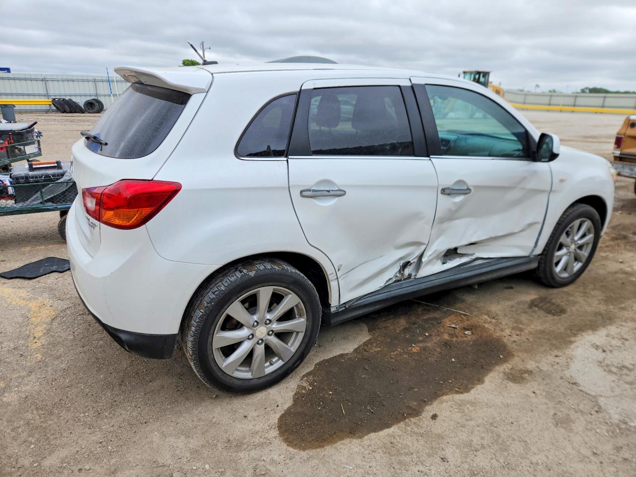 MITSUBISHI OUTLANDER SPORT 2015 — 4