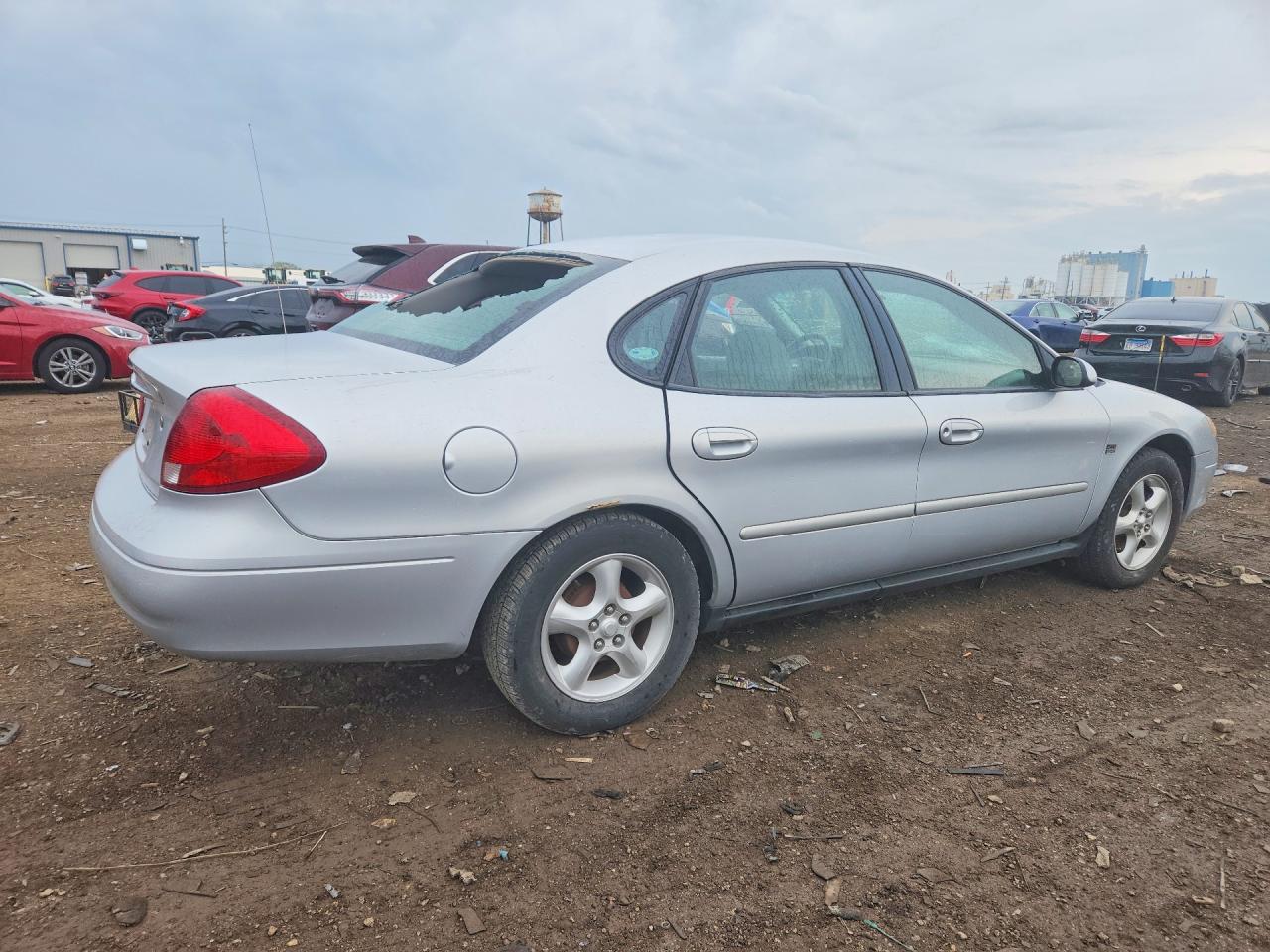 FORD TAURUS 2001 — 4