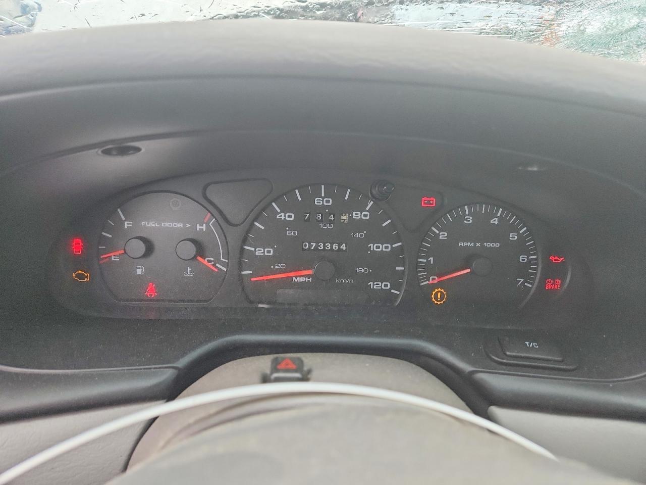 FORD TAURUS 2001 — 10