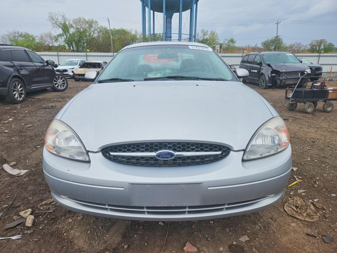 FORD TAURUS 2001 — 6