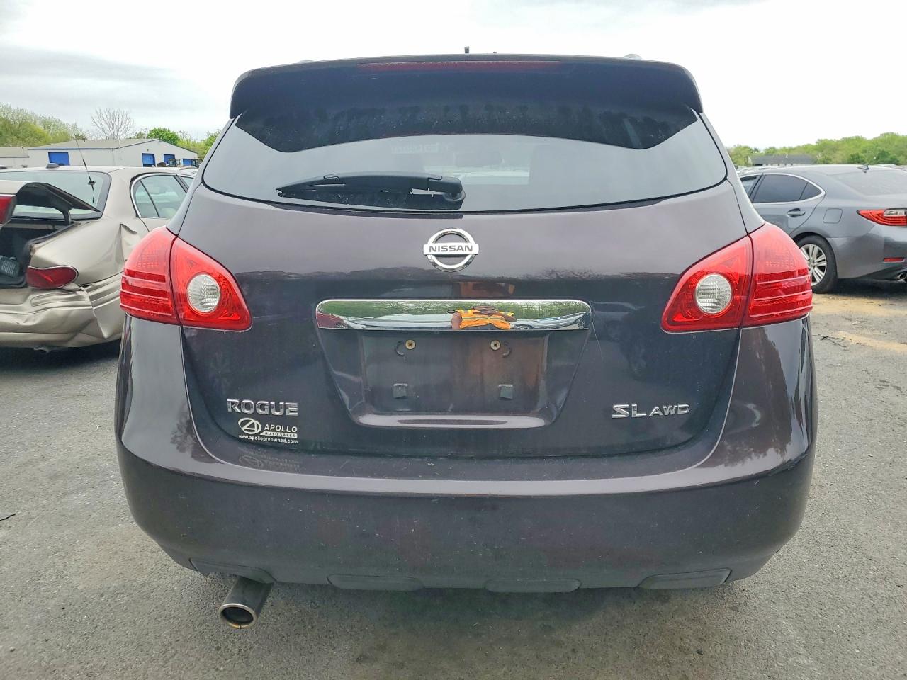 NISSAN ROGUE 2011 — 7