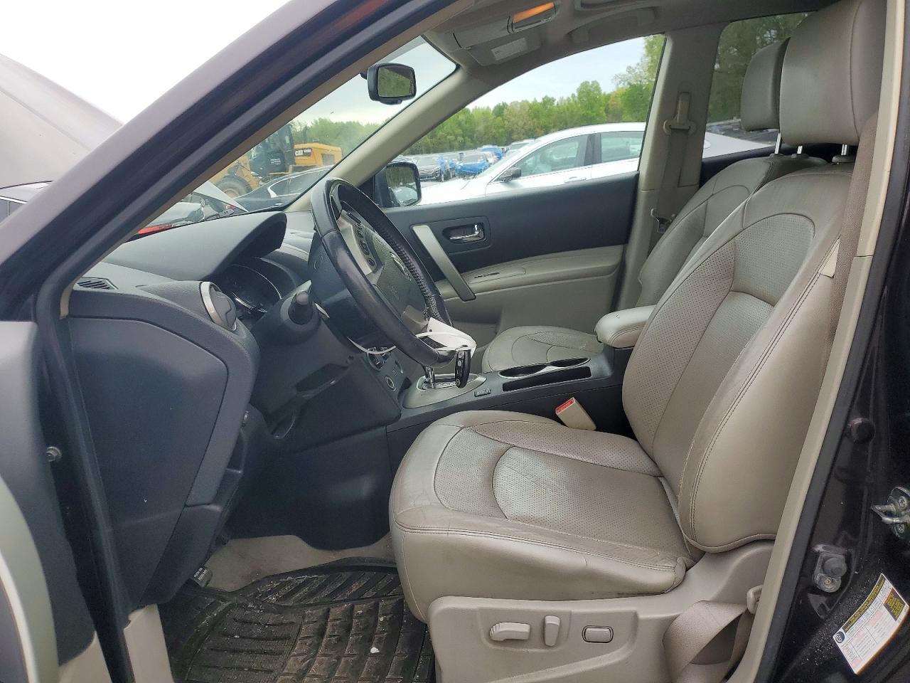 NISSAN ROGUE 2011 — 8