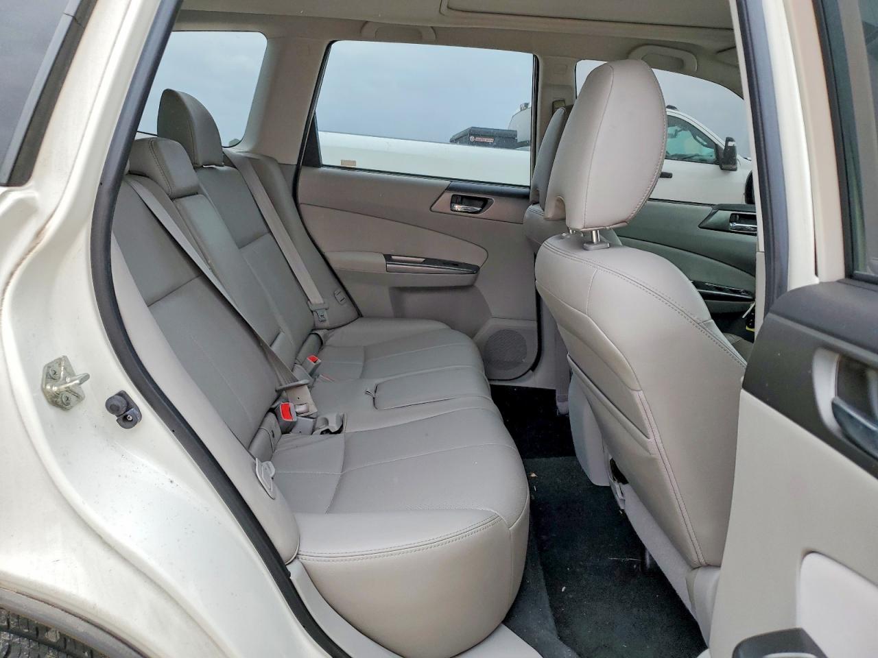 SUBARU FORESTER 2011 — 12