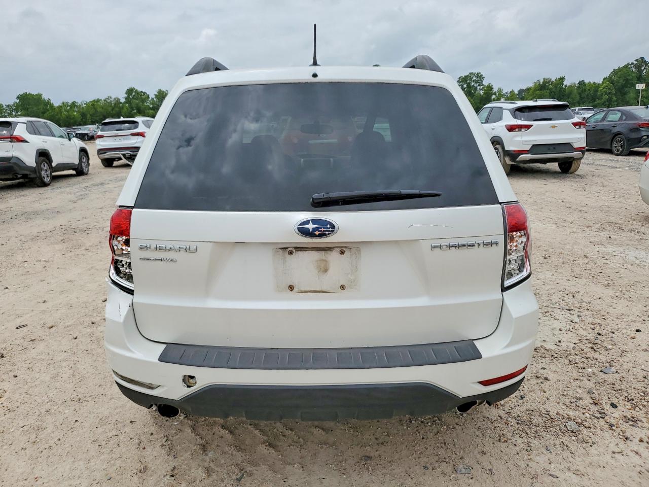 SUBARU FORESTER 2011 — 7