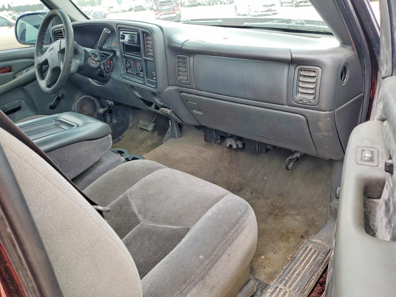 GMC NEW SIERRA 2003 — 11