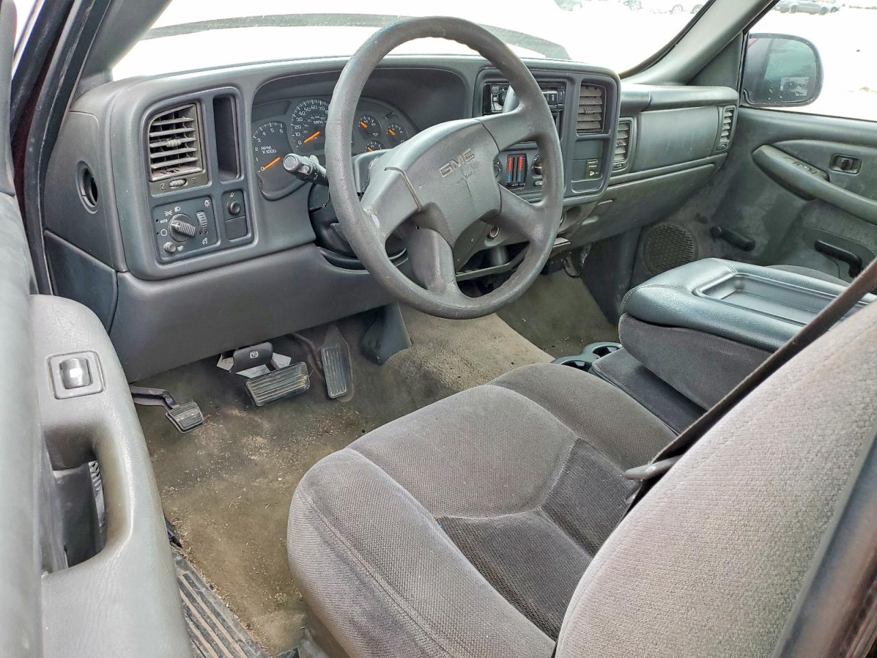 GMC NEW SIERRA 2003 — 9