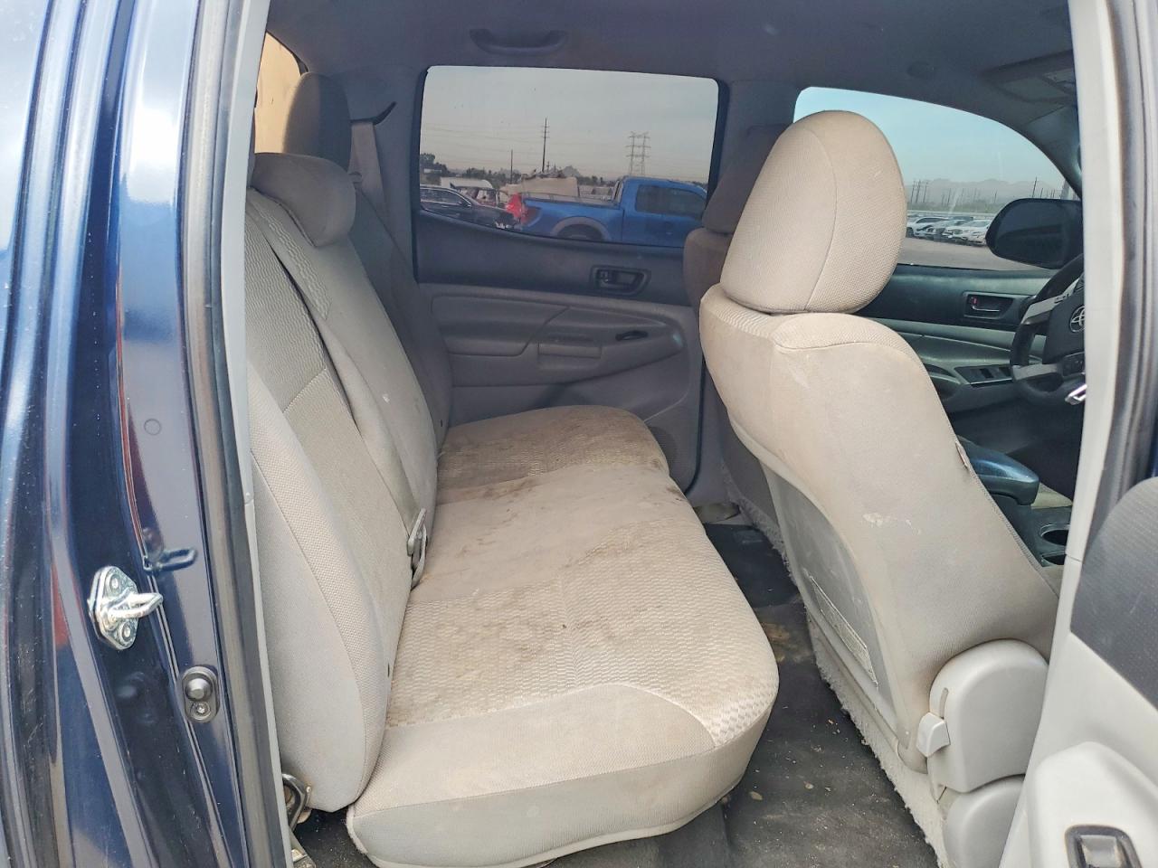 TOYOTA TACOMA 2015 — 11