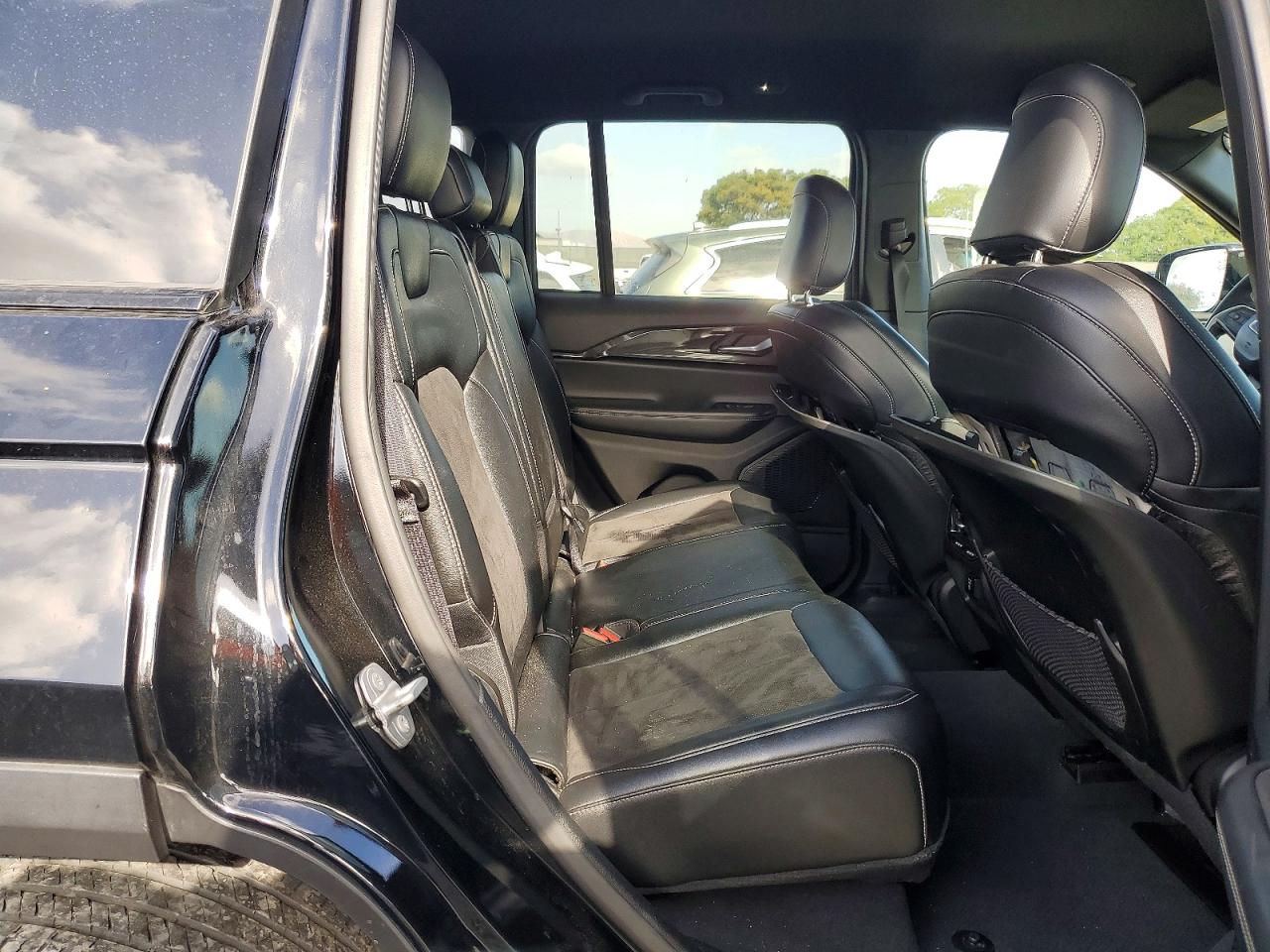 JEEP GRAND CHEROKEE 2023 — 12