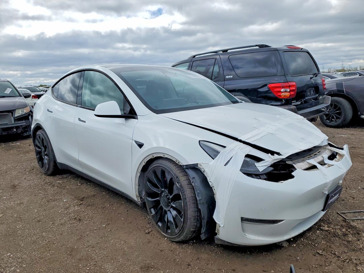 TESLA MODEL Y 2021 — 5