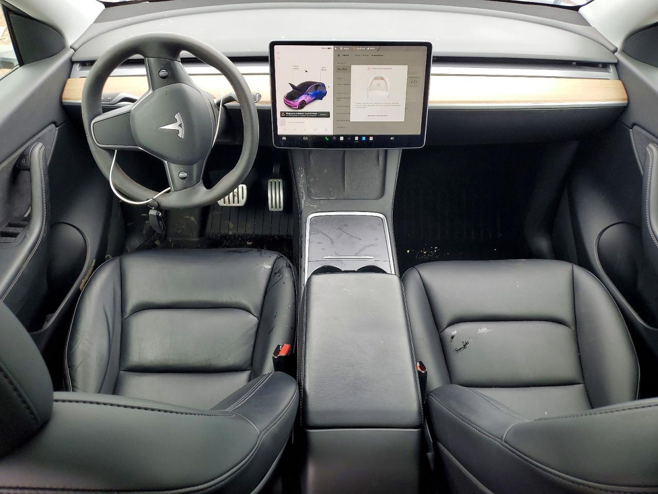 TESLA MODEL Y 2021 — 9