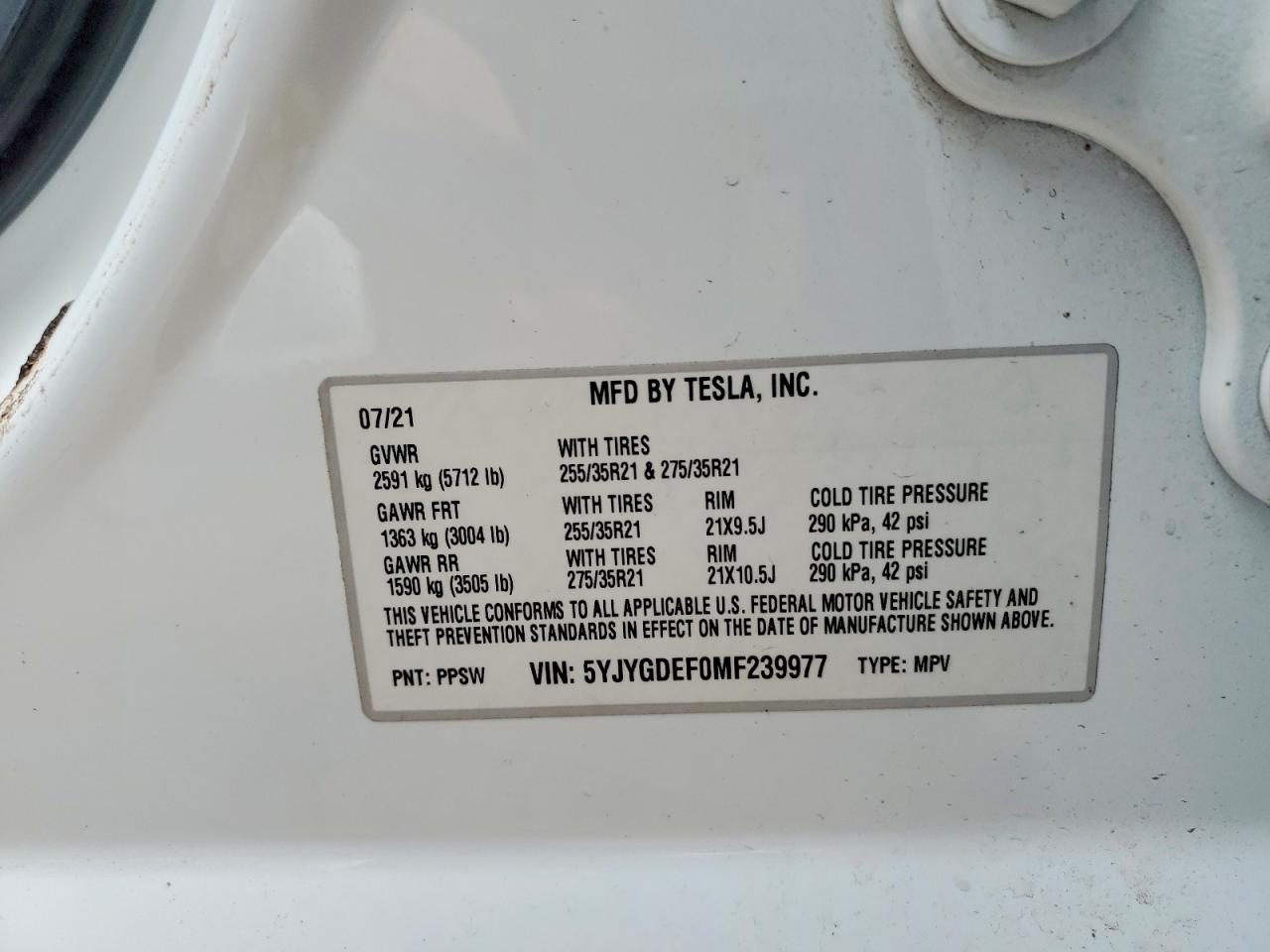 TESLA MODEL Y 2021 — 13