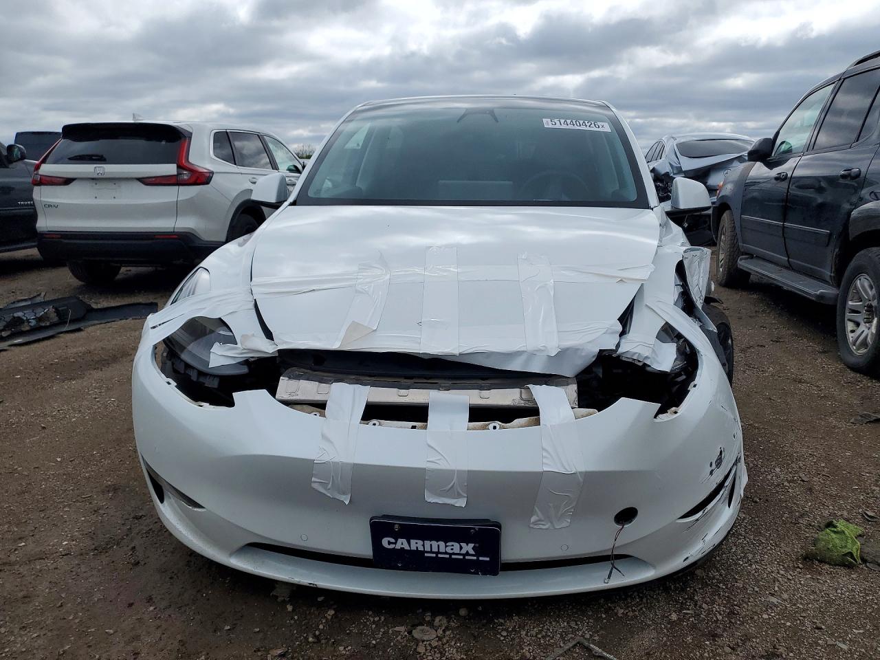 TESLA MODEL Y 2021 — 6
