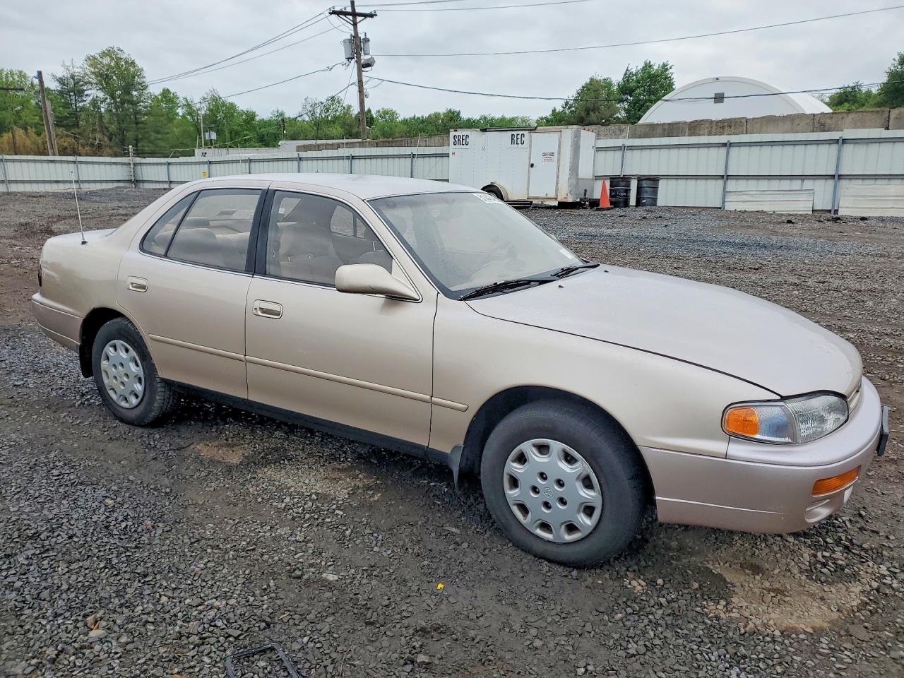 TOYOTA CAMRY 1995 — 5