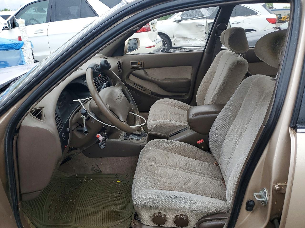 TOYOTA CAMRY 1995 — 8