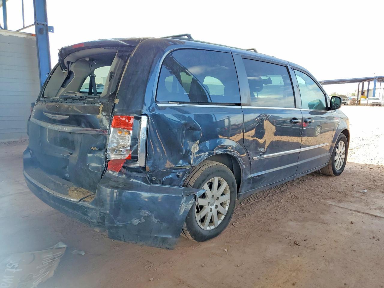 CHRYSLER TOWN & COUNTRY 2014 — 4