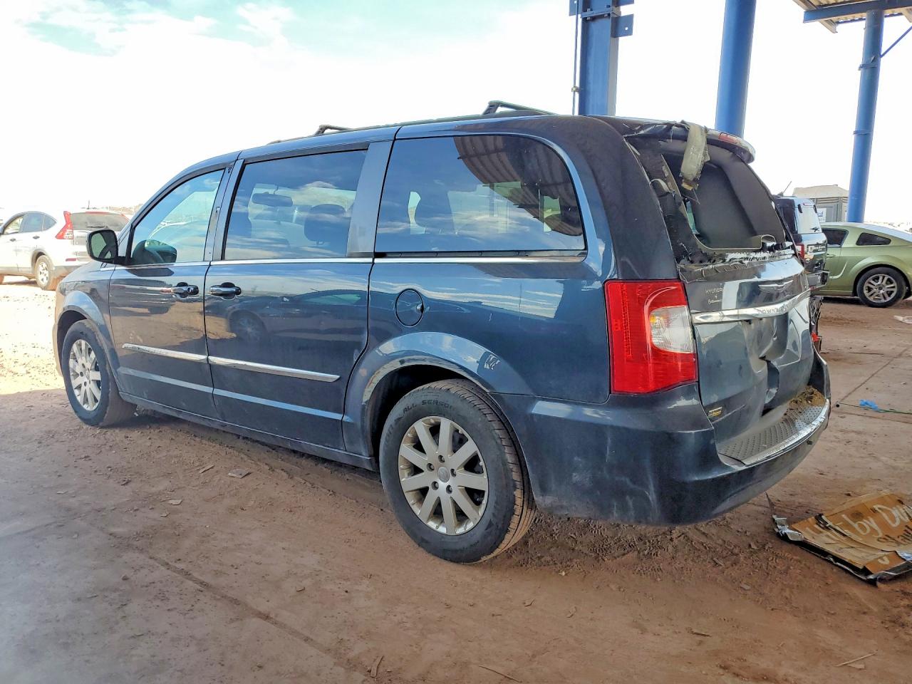 CHRYSLER TOWN & COUNTRY 2014 — 3