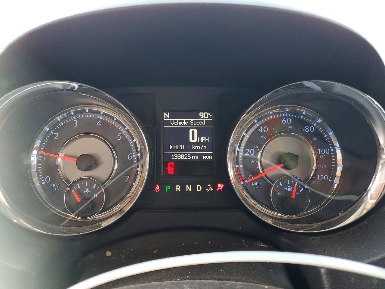 CHRYSLER TOWN & COUNTRY 2014 — 10