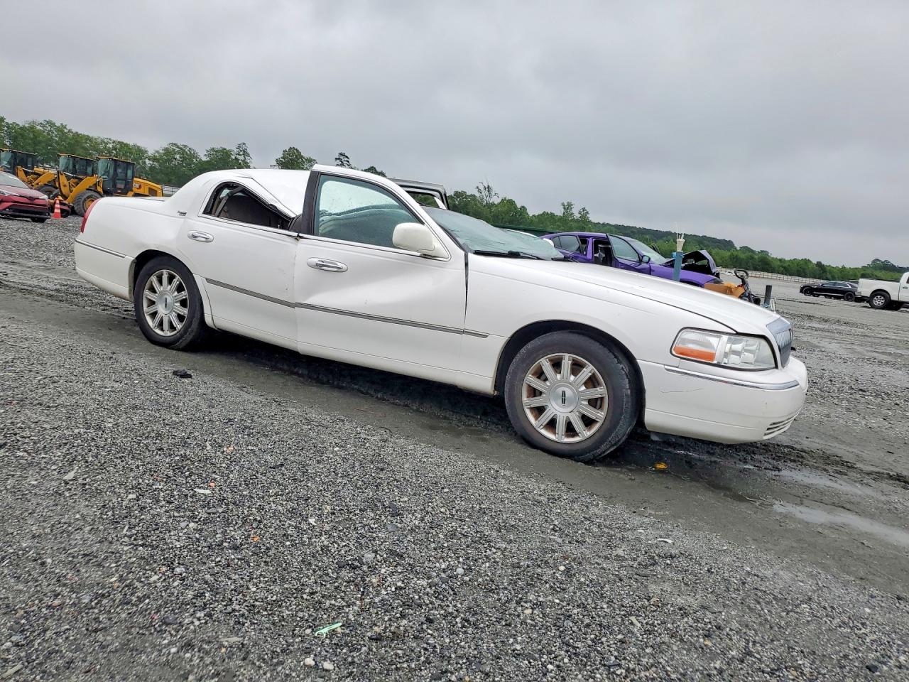 LINCOLN TOWN CAR 2009 — 5