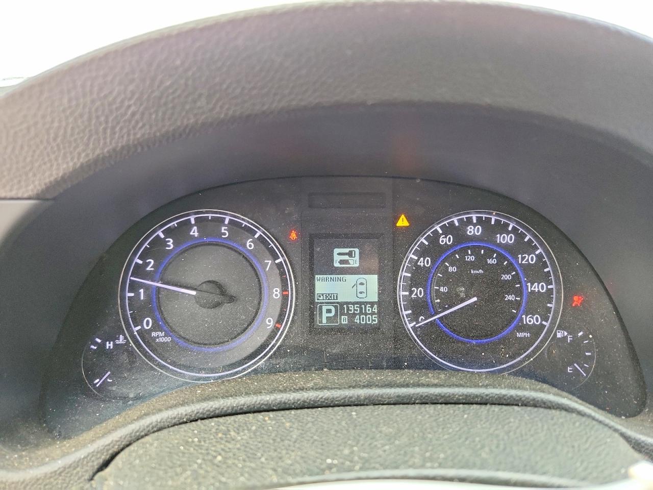 INFINITI Q40 2015 — 10