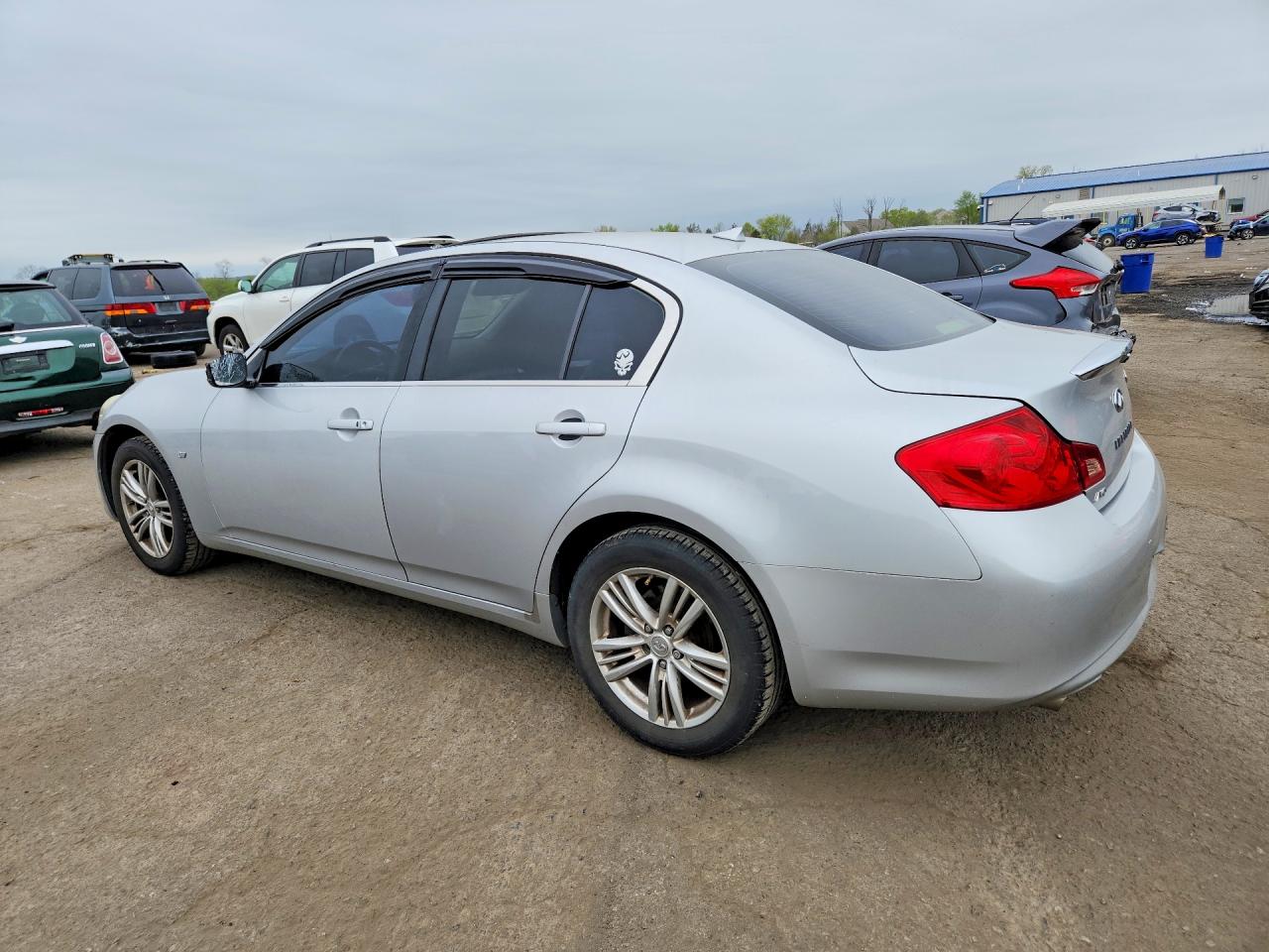 INFINITI Q40 2015 — 3