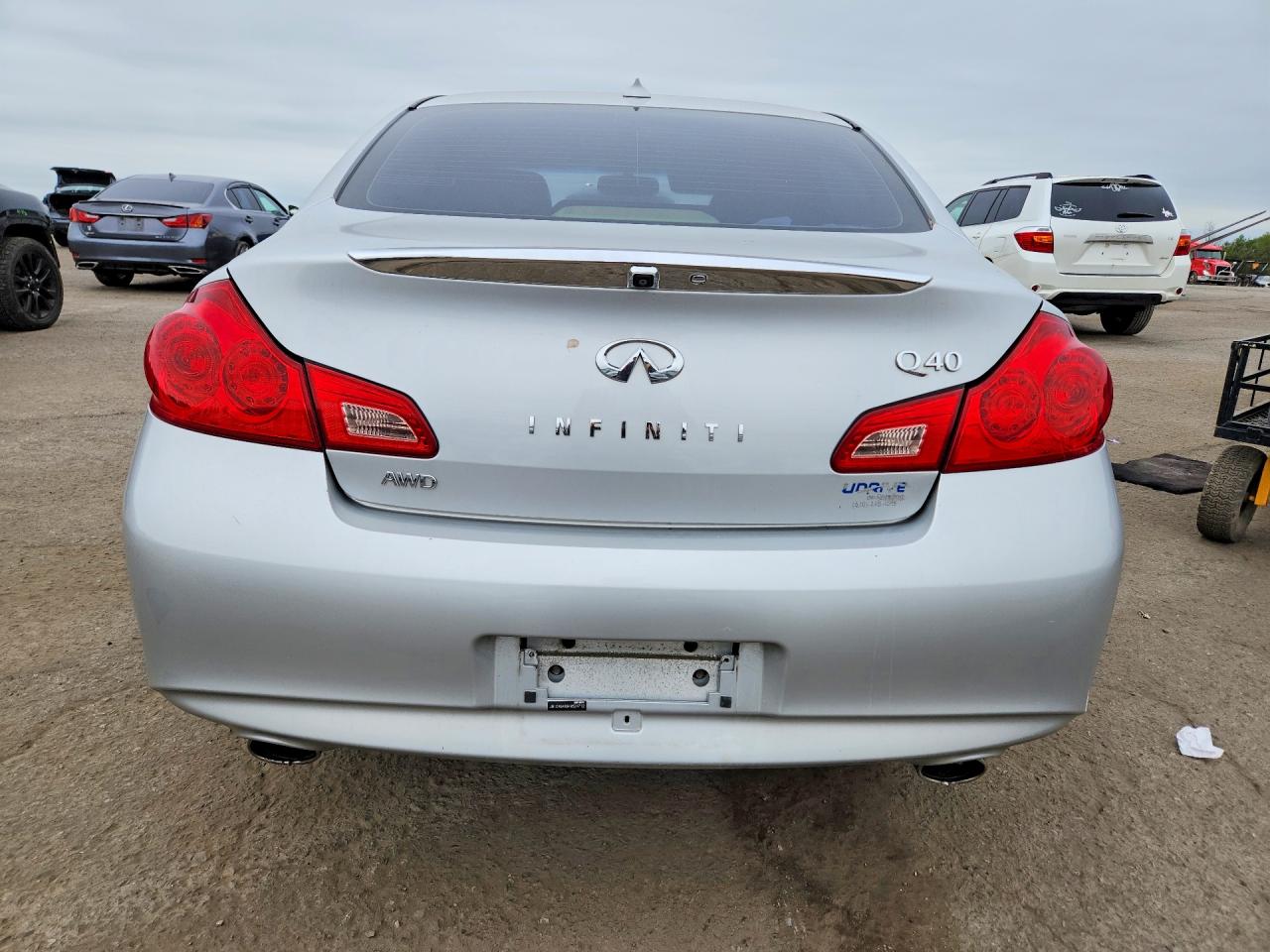INFINITI Q40 2015 — 7