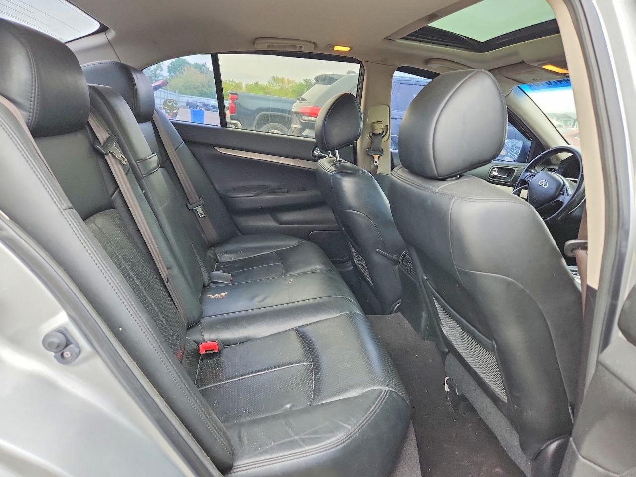 INFINITI Q40 2015 — 11