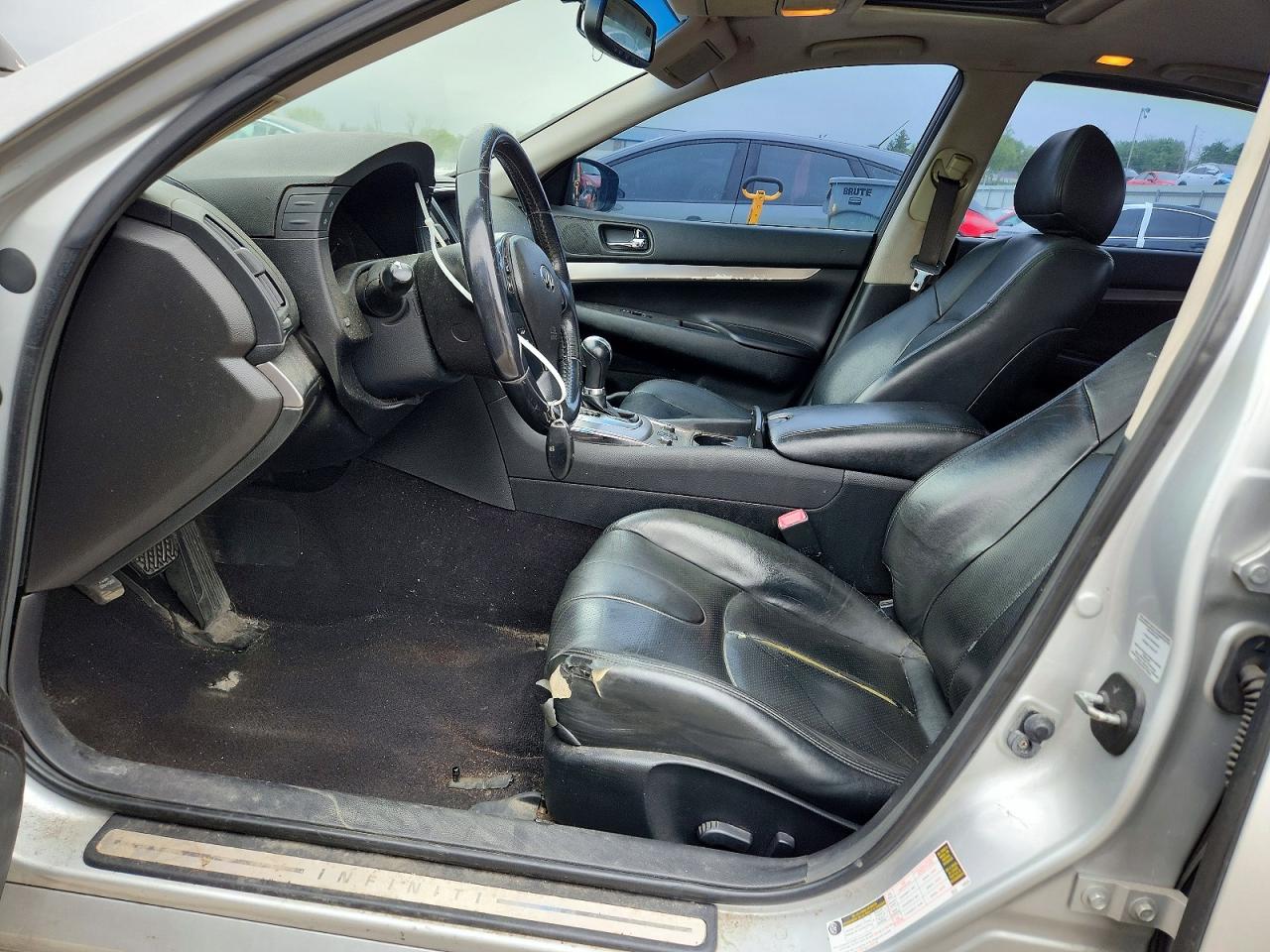 INFINITI Q40 2015 — 8