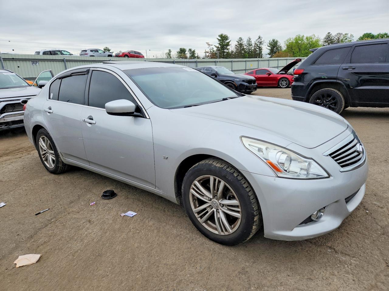 INFINITI Q40 2015 — 5