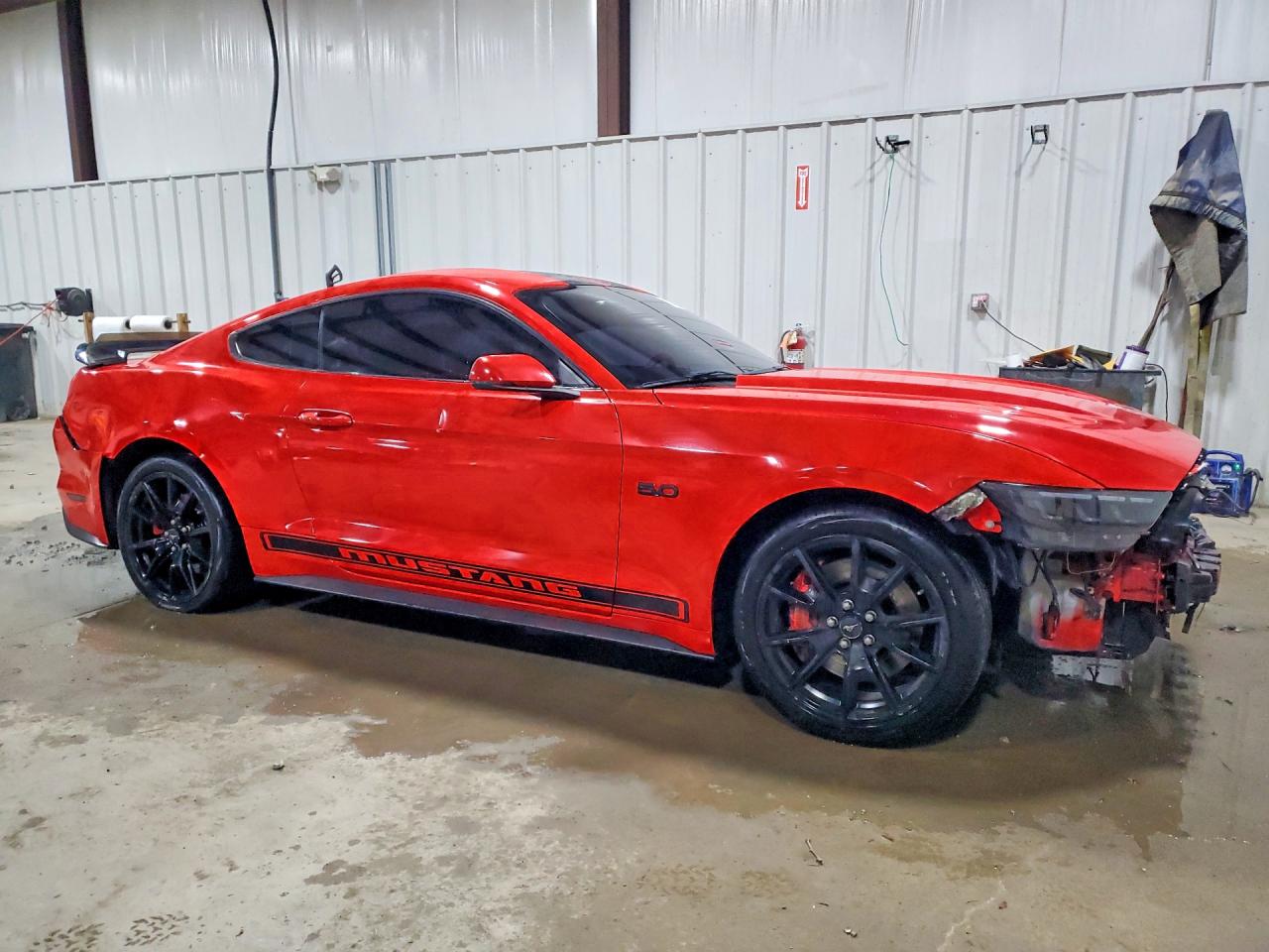 FORD MUSTANG 2015 — 5