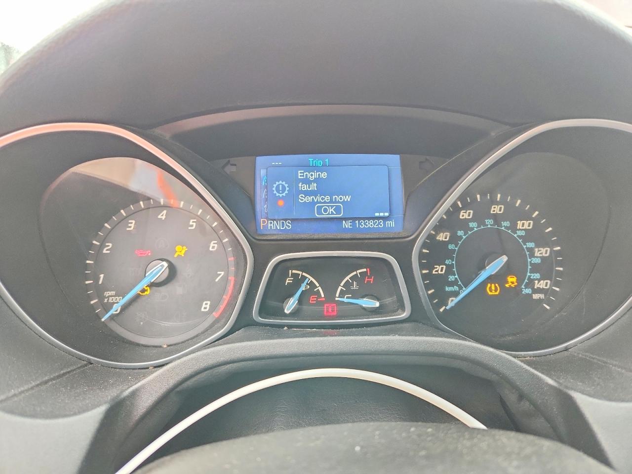 FORD FOCUS 2014 — 10