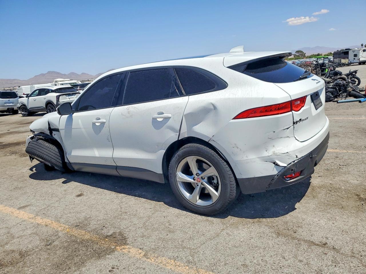 JAGUAR F-PACE 2018 — 3