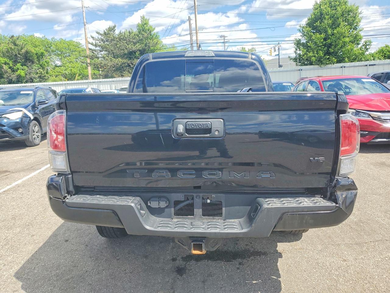 TOYOTA TACOMA 2022 — 7
