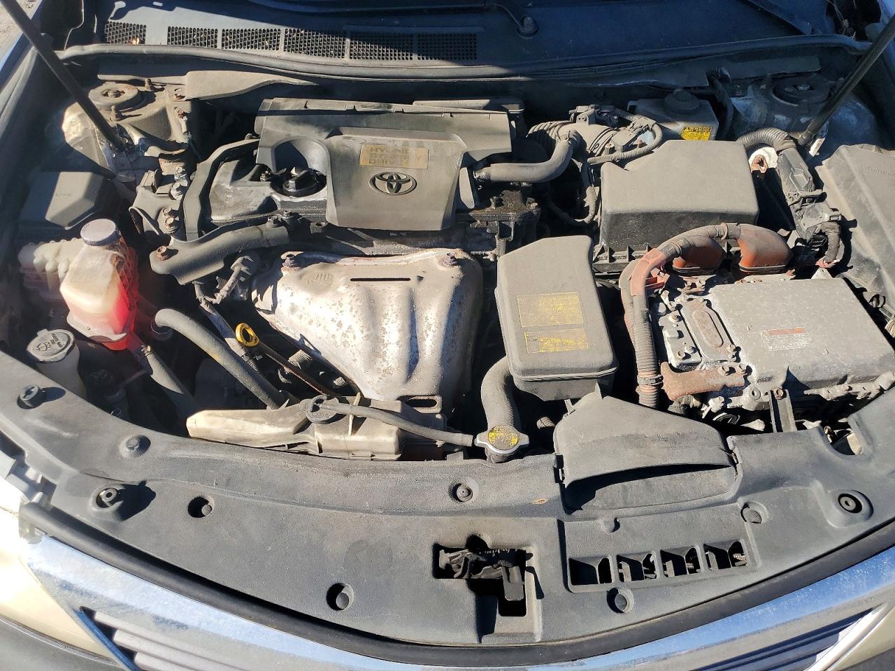 TOYOTA CAMRY HYBRID 2014 — 12